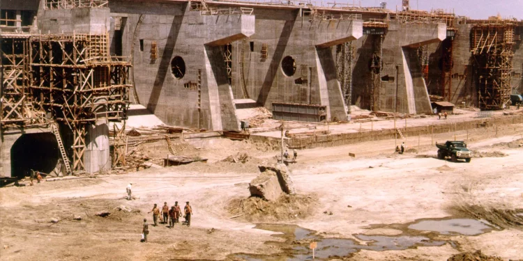 A kiskörei víztározó építése